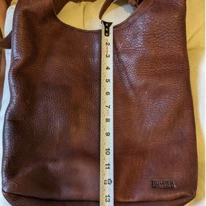 Duluth lifetime leather crossbody bag